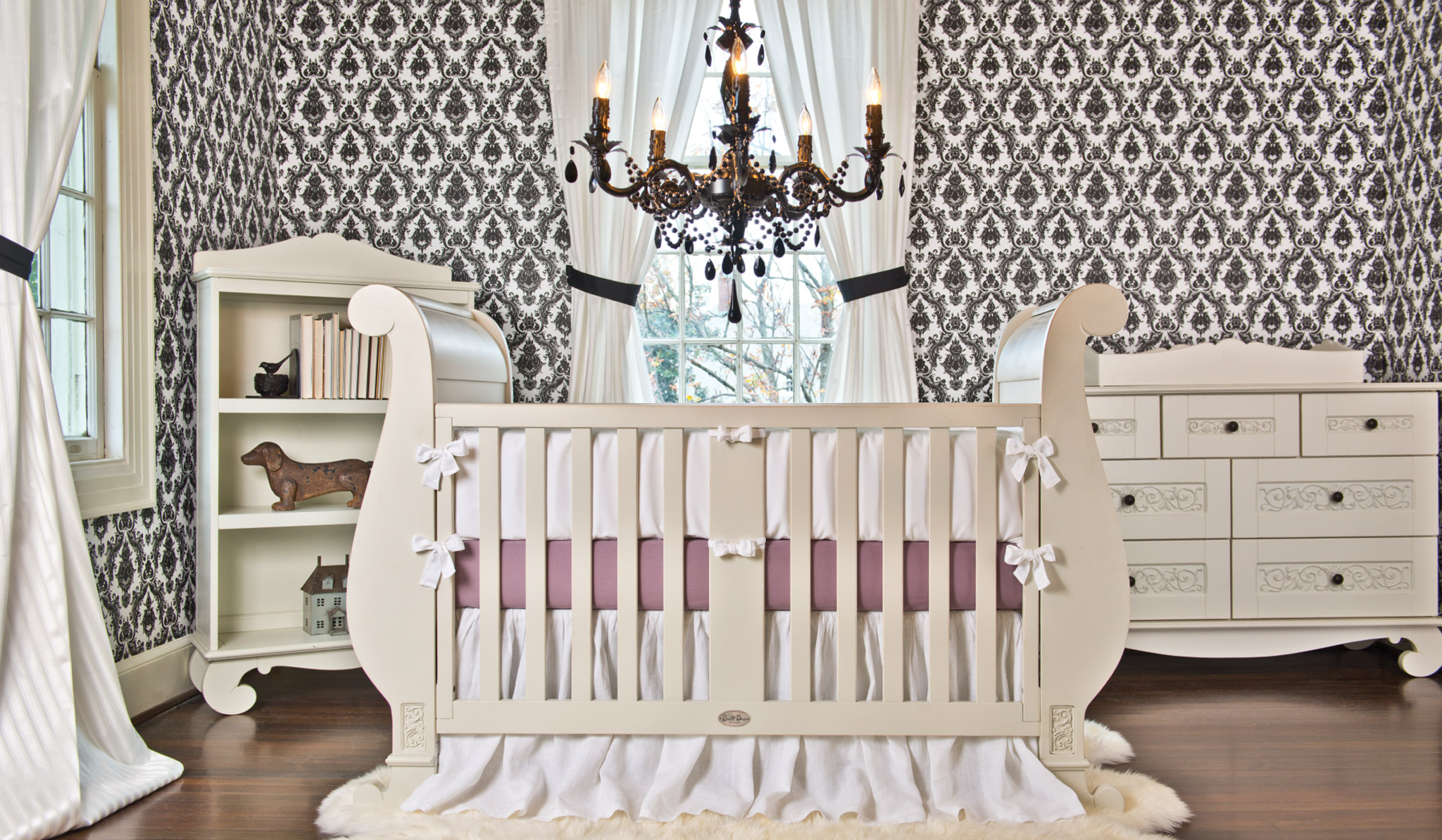 Bratt Decor White Sleigh